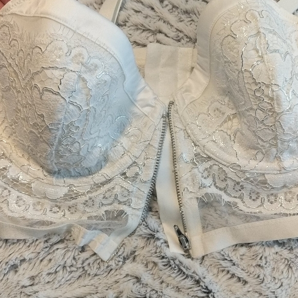 Bra (VS) - Picture 2 of 3